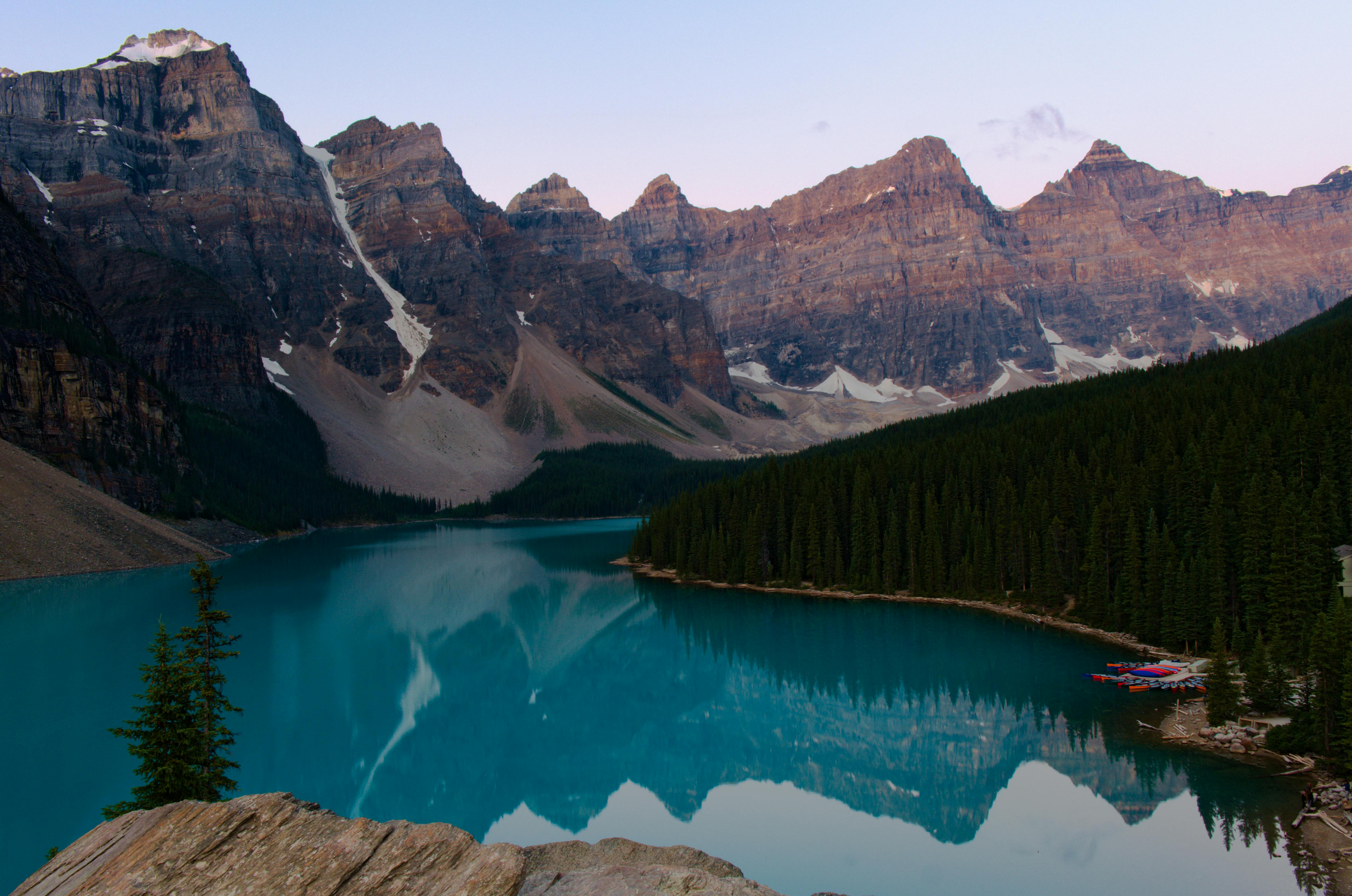Moraine Lake and Lake Louise Shared Tour